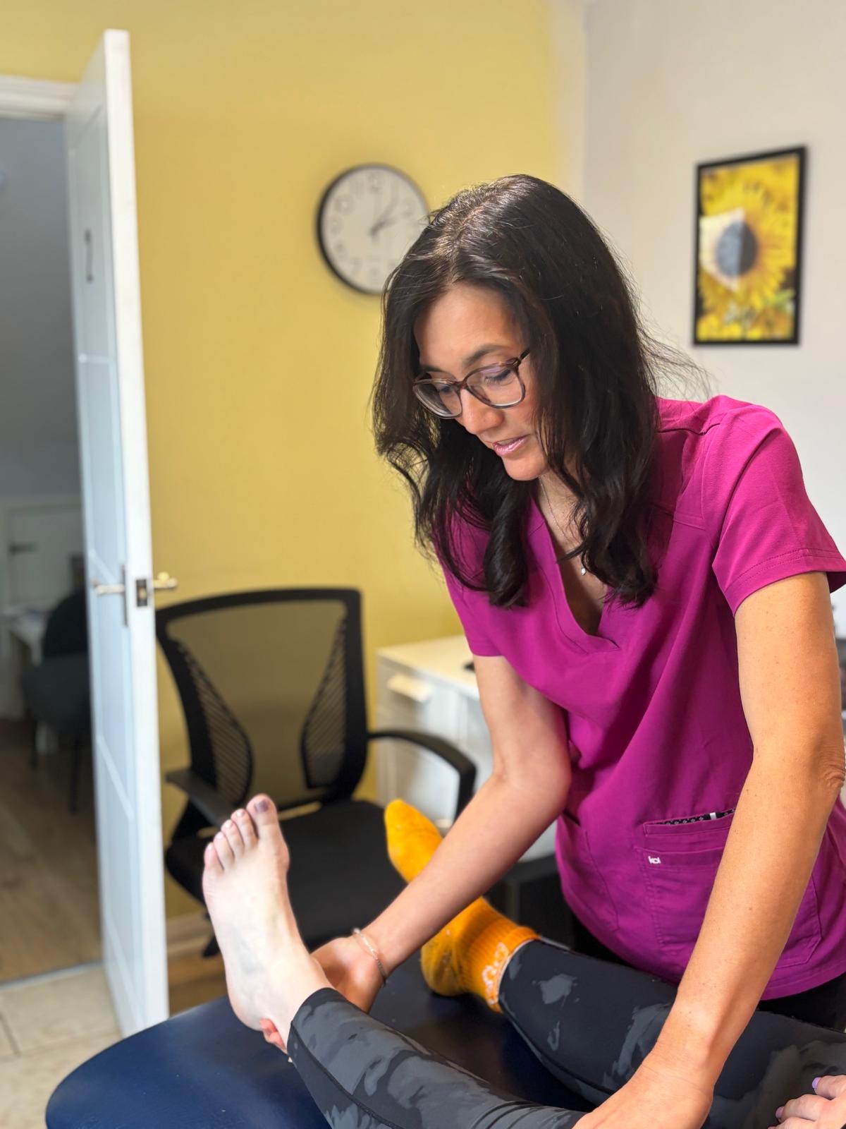 Elise, experienced sports therapist at Dyer St Clinic